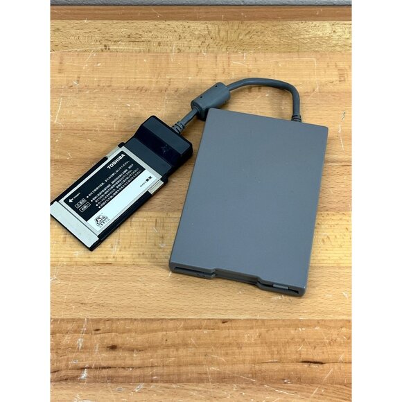 Toshiba PC Card Floppy Disk Drive Kit PA2612U Vintage Laptop Computer - Picture 1 of 9